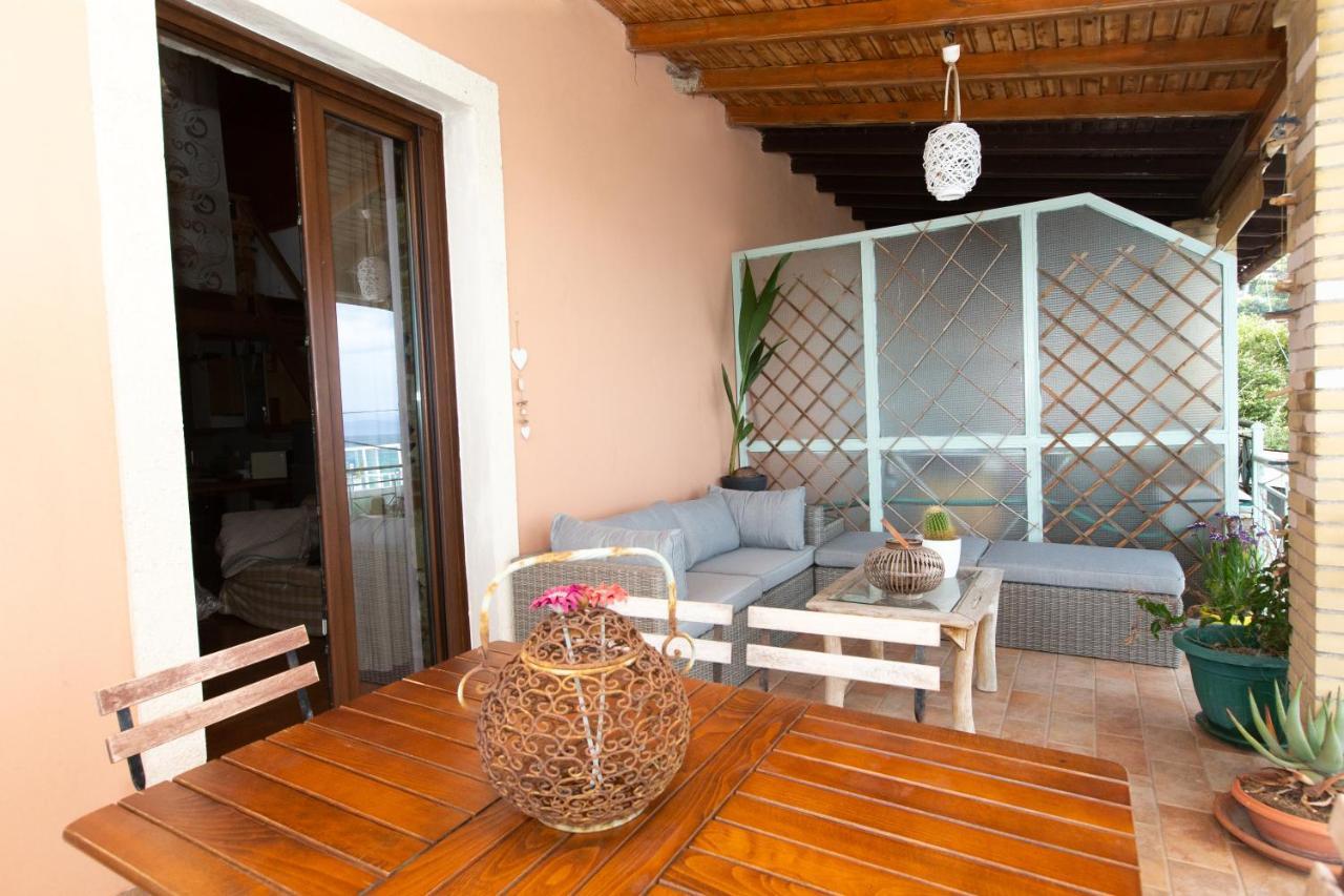 Seaview Stone Apartment In Ipsos Beach מראה חיצוני תמונה
