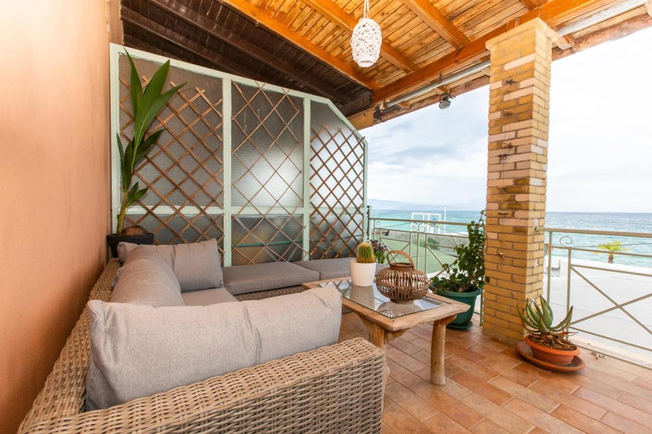 Seaview Stone Apartment In Ipsos Beach מראה חיצוני תמונה